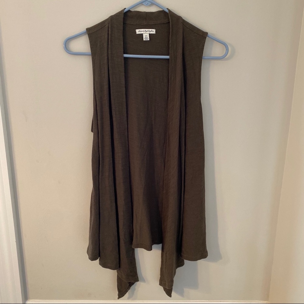 American Eagle Sleeveless Cardigan